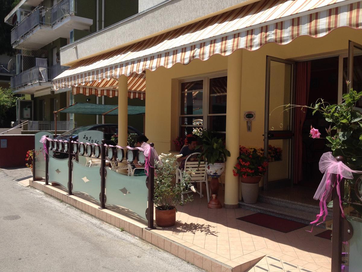 Hotel La Caravella Bellaria-Igea Marina Zewnętrze zdjęcie